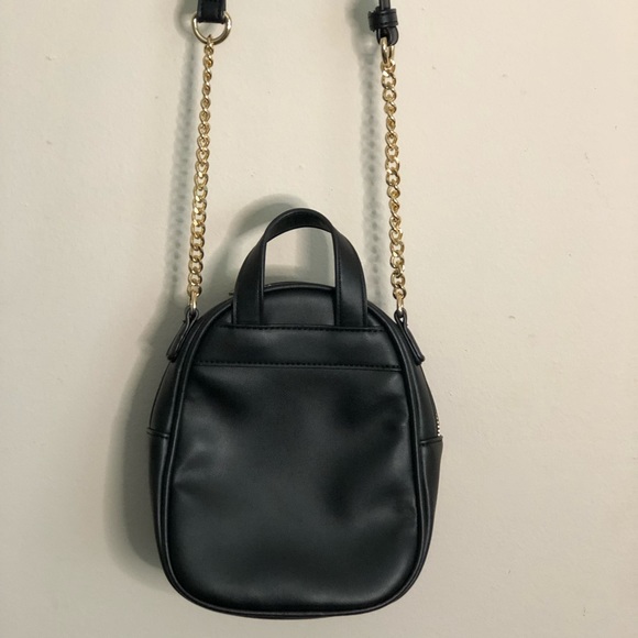 Black crossbody chain mini bag. - Picture 3 of 8